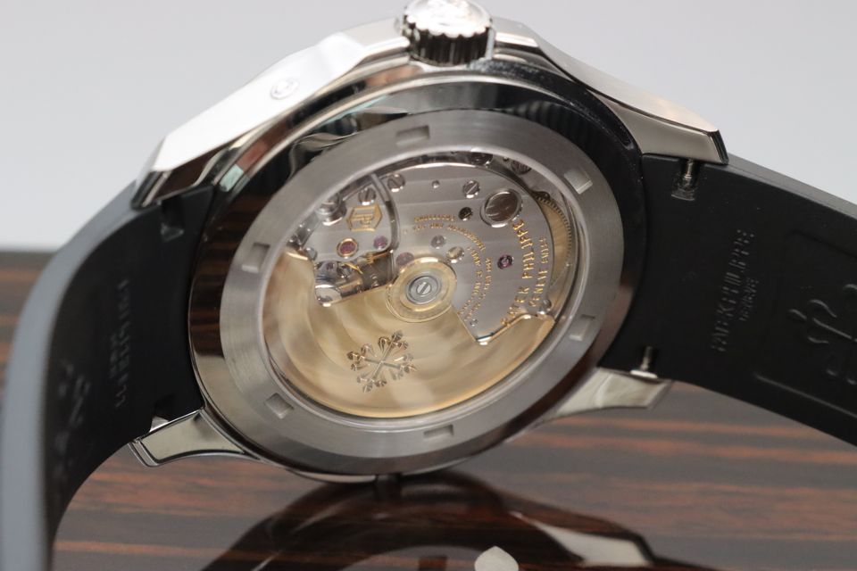 Patek Philippe Aquanaut 5164A-001 Image 4